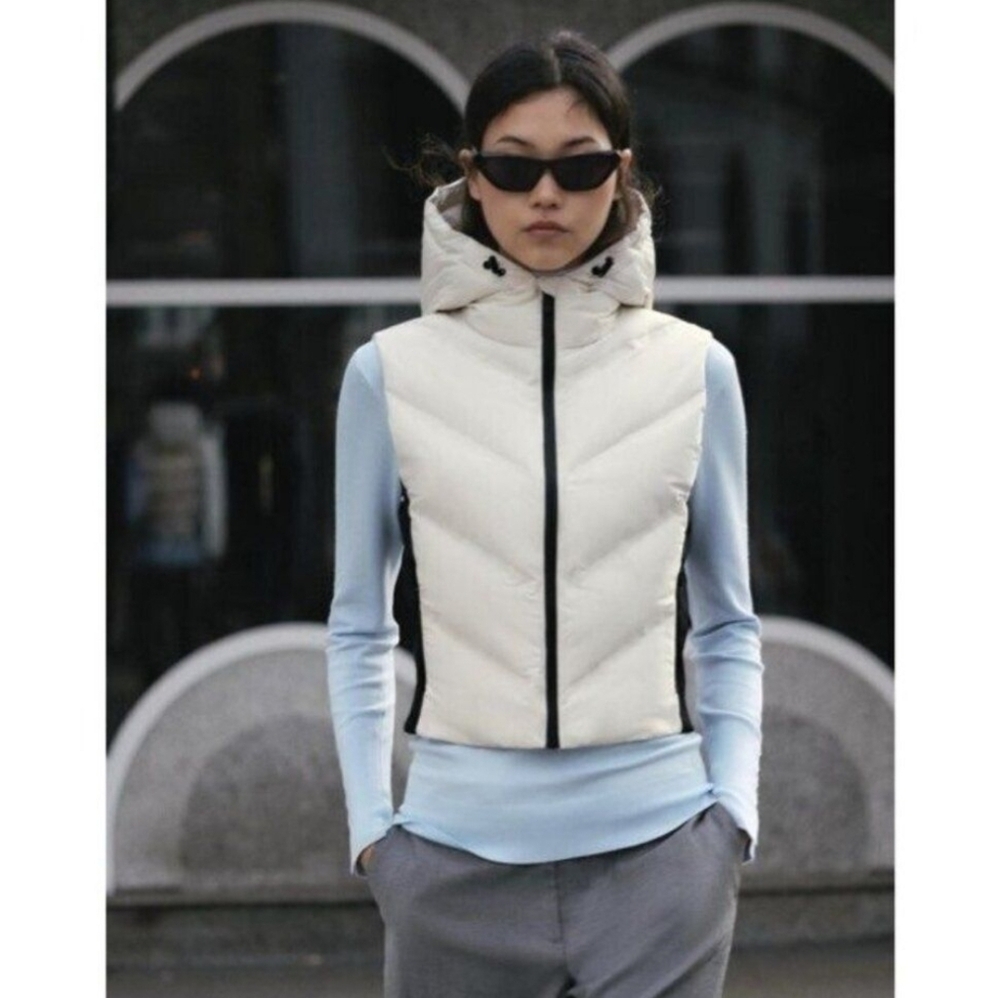 Zara Puffer Hooded Vest Ivory & Black Full Zip Closure Outerwear Fitted size XL‎